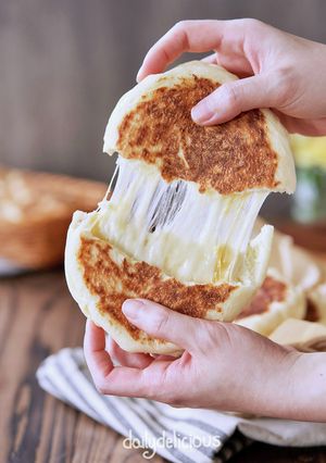 チーズ入りナン-レシピのメイン写真