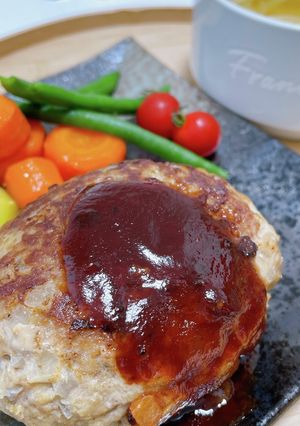 牛乳なしチーズINハンバーグ-レシピのメイン写真