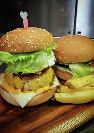 100%BEEFのチーズバーガー!-レシピのメイン写真
