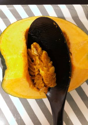 簡単に、かぼちゃの種取り♪-レシピのメイン写真
