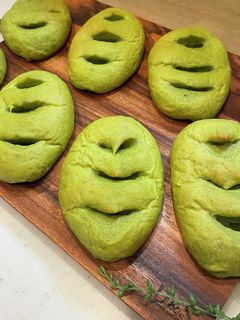 抹茶クリームたっぷりの抹茶パン-レシピのメイン写真