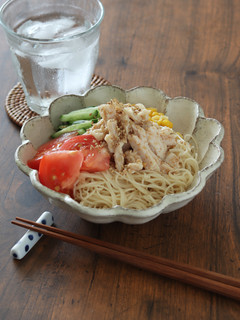 蒸し鶏と夏野菜のピリ辛汁なしそうめん-レシピのメイン写真