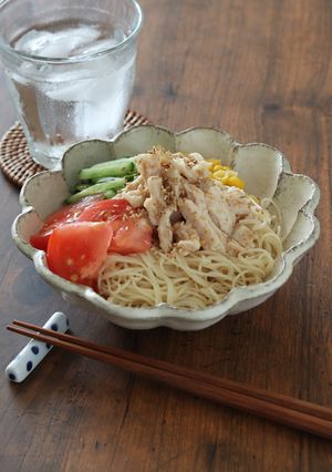 蒸し鶏と夏野菜のピリ辛汁なしそうめん-レシピのメイン写真