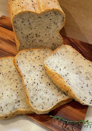 HB 黒白ごまの香ばしさ満載のごま食パン-レシピのメイン写真