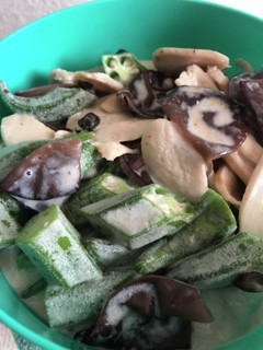 鶏肉とオクラときくらげの豆豉クリーム炒め-レシピのメイン写真