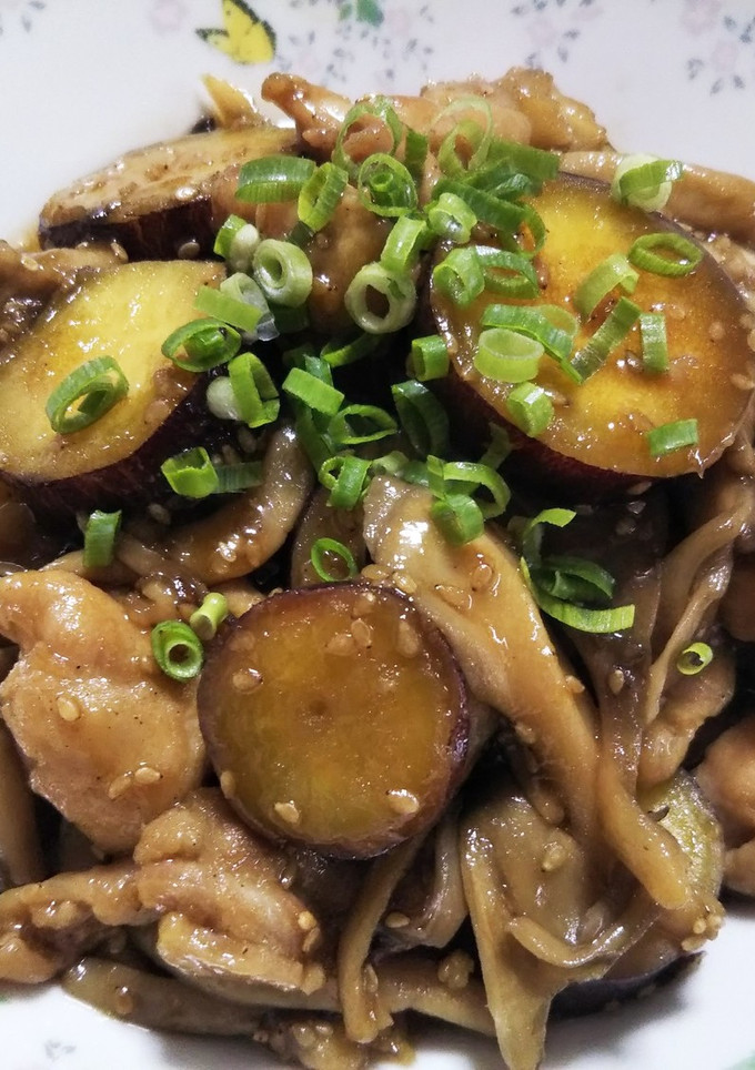 鶏もも肉とさつま芋ときのこの甘辛ゴマ炒め-レシピのメイン写真
