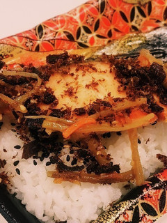 “鮭金平ごぼうニンジンおかか昆布煮丼”-レシピのメイン写真