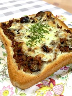 そぼろチーズトースト-レシピのメイン写真