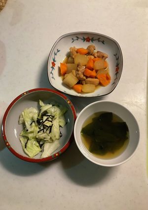 キャベツの和え物わかめスープ肉野菜煮物-レシピのメイン写真