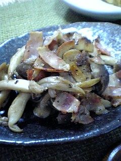 しめじとベーコンのガーリックソテー-レシピのメイン写真