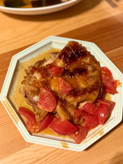 鶏肉の照り焼き、焼きトマトのソース。-レシピのメイン写真