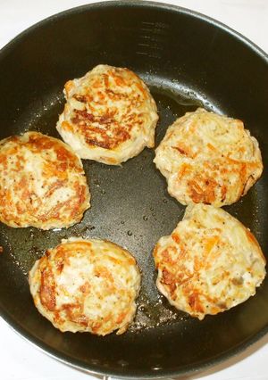 鶏肉と鮭のハンバーグ♪胃腸の冷え簡単薬膳-レシピのメイン写真