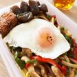 豚ロース肉とピーマンの餡かけ焼きそば弁当