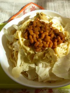 醤油うどん風冷やしうどん80納豆キャベツ-レシピのメイン写真