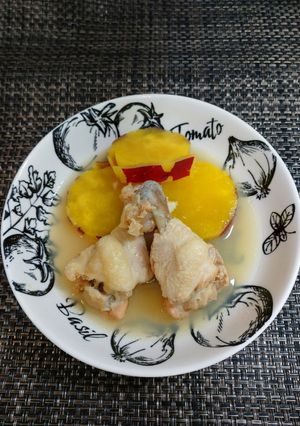 蜂蜜レモンで作る鶏手羽元と薩摩芋煮-レシピのメイン写真
