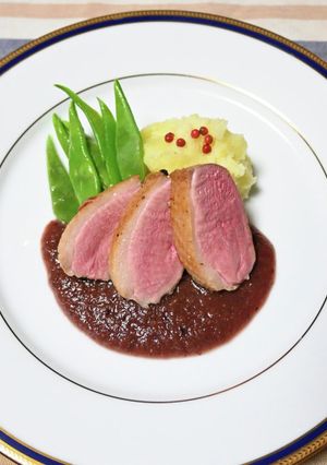 鴨のロースト、桃赤ワインソース-レシピのメイン写真