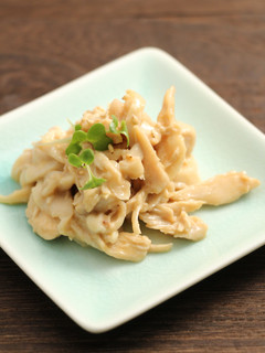 キッチンの秘密!蒸し鶏皮の胡麻和え-レシピのメイン写真
