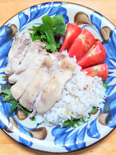 鶏もも肉の炊き込みご飯(海南鶏飯)-レシピのメイン写真
