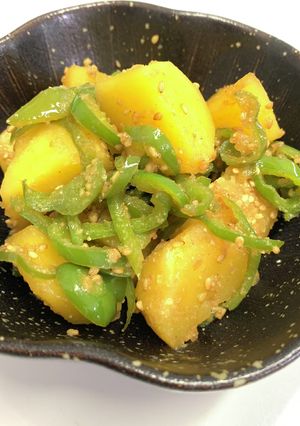 じゃがいもとピーマンのゴマ炒め-レシピのメイン写真