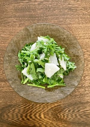 春菊と梨の糀和え-レシピのメイン写真