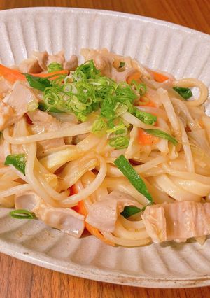 ホルモン焼きうどん-レシピのメイン写真