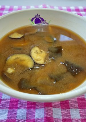 秋なすのみそ汁-レシピのメイン写真
