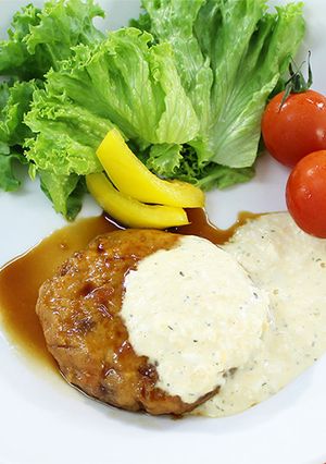 しゃきふわ＊ヘルシー！鮭とレンコンバーグ-レシピのメイン写真