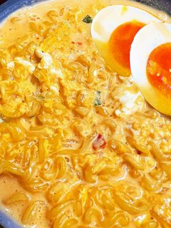 辛ラーメン・カルボナーラ風-レシピのメイン写真