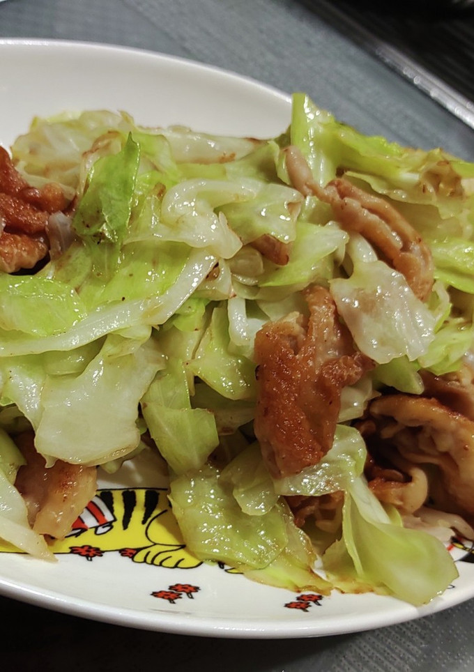 鶏皮とキャベツの炒め物-レシピのメイン写真