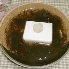 รูปของ もずくと豆腐のスープ