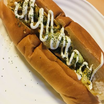 焼きそばパンページ 焼きそばパン】昔ながらの コッペパン に 焼きそば をたっぷり
