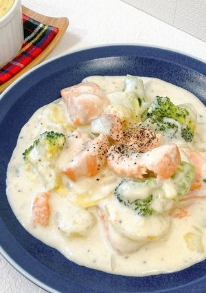 鮭とじゃがいものクリームチーズシチュー-レシピのメイン写真