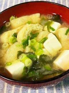 豆腐とわかめと油揚げの味噌汁-レシピのメイン写真