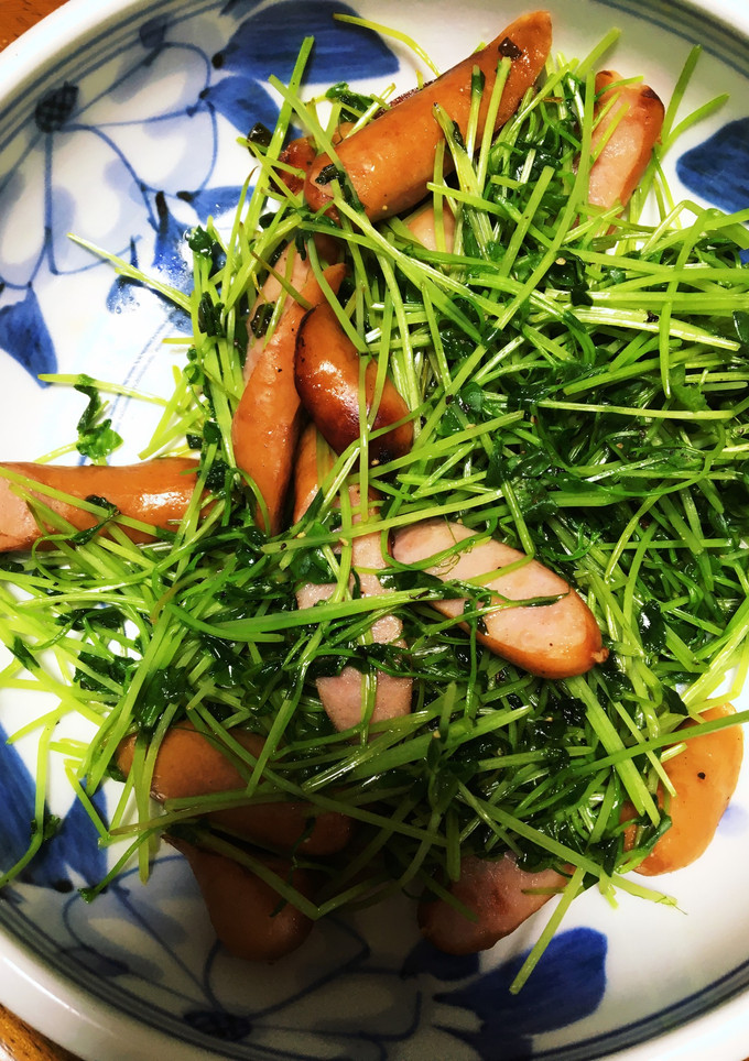豆苗とウインナー炒め-レシピのメイン写真