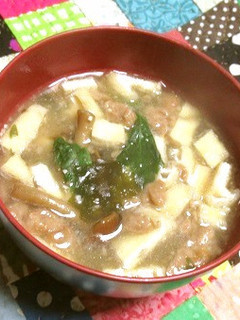 寒い日はすりこ木ですった納豆入りお味噌汁-レシピのメイン写真