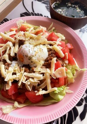 煮込みハンバーグでアレンジタコライス-レシピのメイン写真