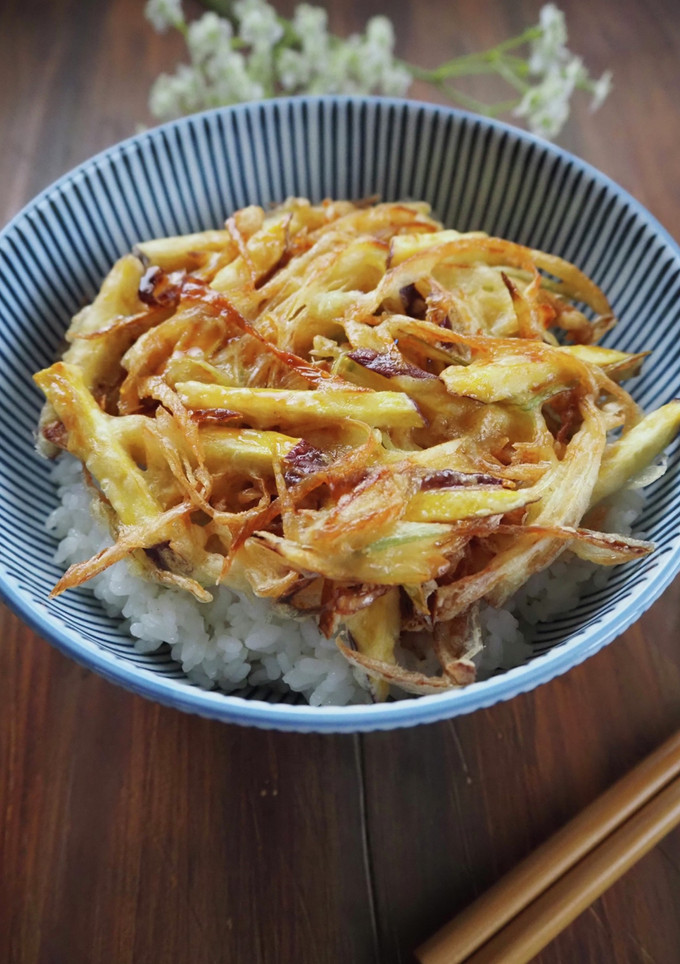 今が旬！さつまいもと長ねぎのかき揚げ丼-レシピのメイン写真