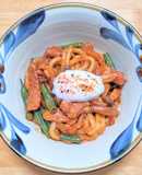 ハッシュドポークで焼きうどん
