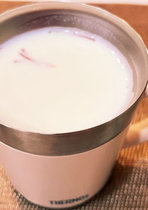 サフランのホットミルク-レシピのメイン写真