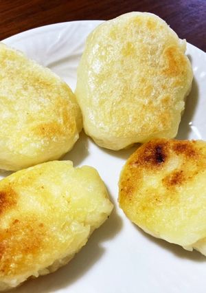 クリームチーズ入り芋もち♪-レシピのメイン写真