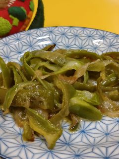 フライパンdeピーマンのチーズ焼き-レシピのメイン写真