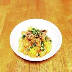รูปของ キムチーズ肉じゃが