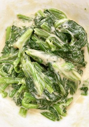 ほうれん草のタヒニと梅味噌ソース和え-レシピのメイン写真