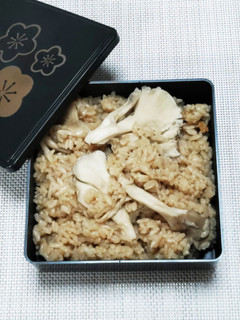 秋に食べたい舞茸の炊き込みご飯-レシピのメイン写真