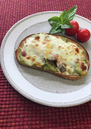 ワカモレキムチートースト-レシピのメイン写真