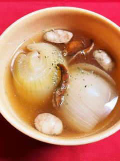 圧力鍋で札幌黄の丸ごと玉ねぎスープ-レシピのメイン写真