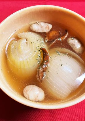 圧力鍋で札幌黄の丸ごと玉ねぎスープ-レシピのメイン写真