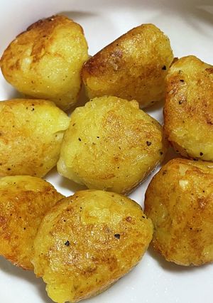 コンソメでしっかり味付け☆ポテトボール-レシピのメイン写真