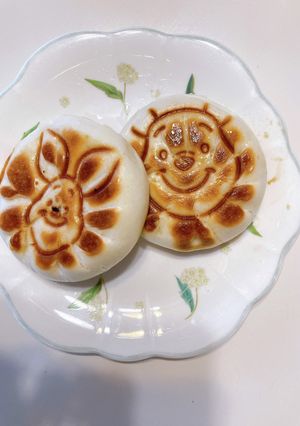 ホットサンドメーカーで中華まんを挟む-レシピのメイン写真