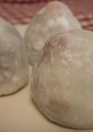ふんわり♪クリームチーズ入りいちご大福-レシピのメイン写真